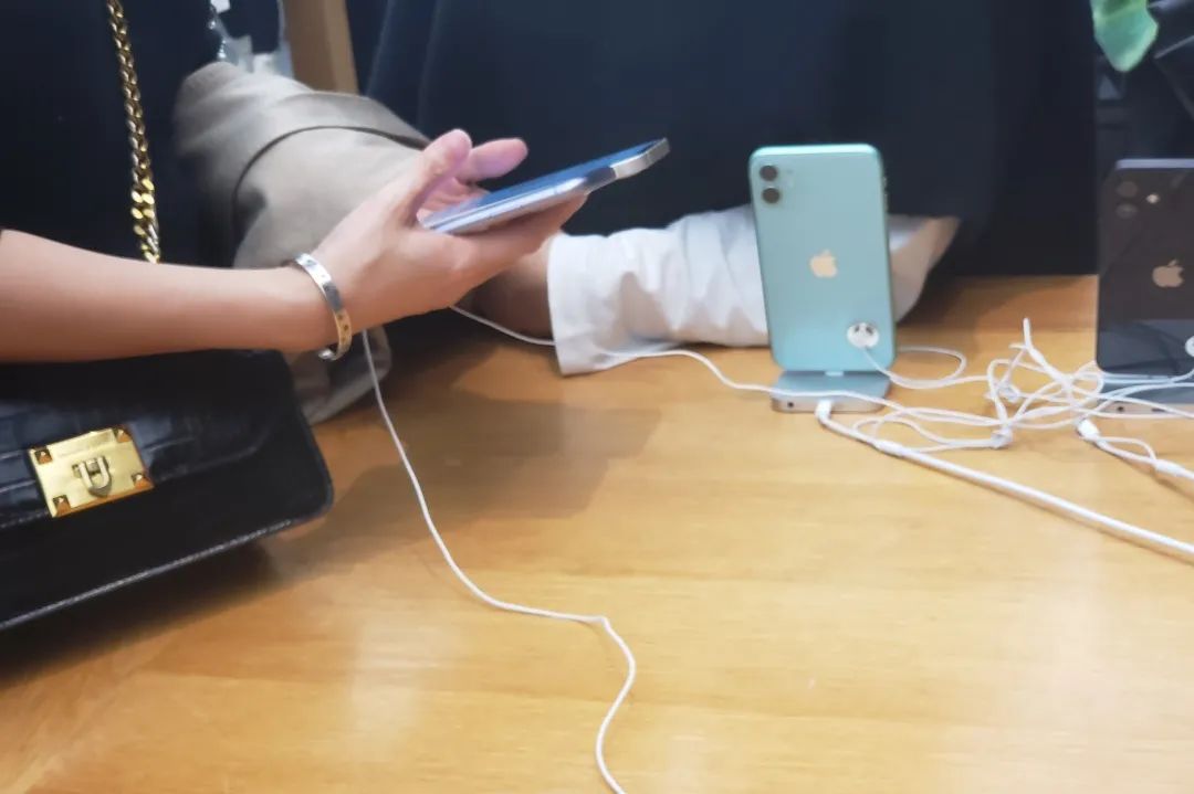 苹果店喊话,喊话苹果店