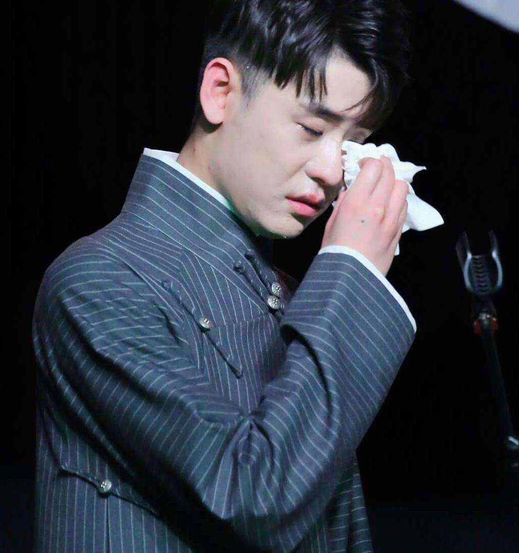 张云雷为什么要发微博道歉,张云雷向郭德纲道歉完整