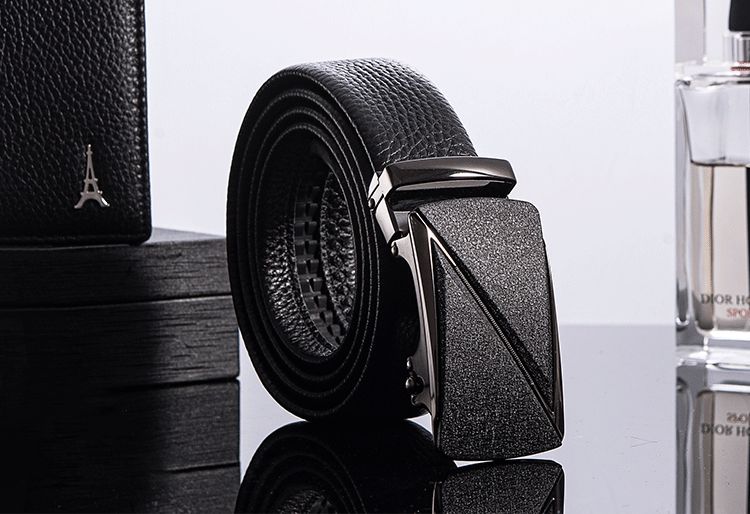 女人看包男人看腰的含义,女人看腰男人看肩