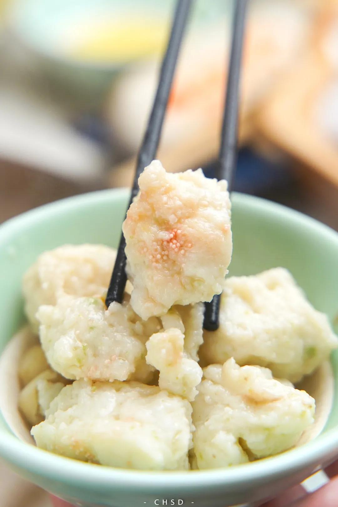 椰椰椰！这家人气椰子鸡专门店，光是汤底就喝饱了