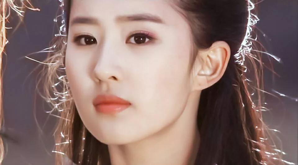 杨幂是不是又回到以前的样子了,杨幂其实大家都不容易互相理解吧