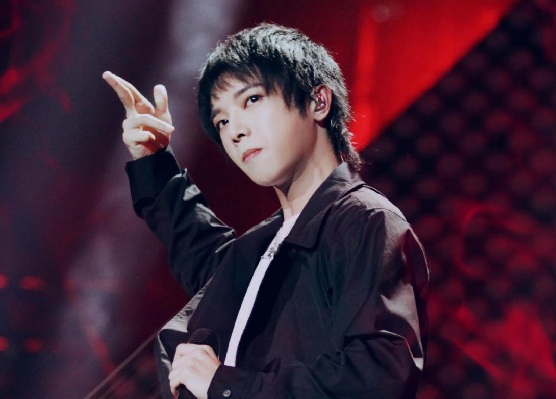 明星唱歌忘歌词视频,明星唱歌忘歌词合集