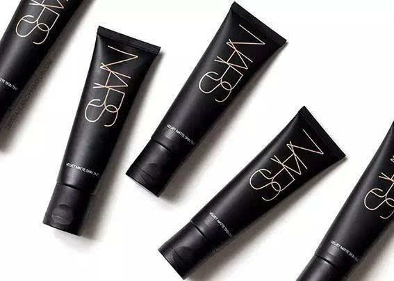 遮瑕保湿粉底液排行榜10强,圣罗兰明彩轻垫粉底液10和20区别