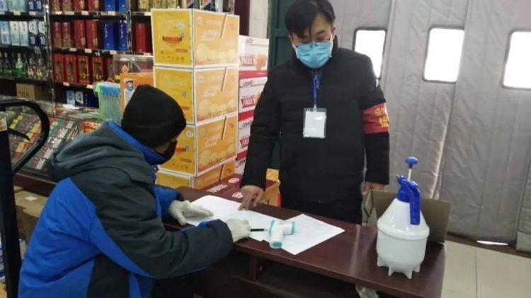 感动疫情英雄人物事件视频,疫情期间十个感动人物事迹