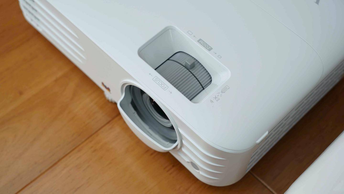 投影仪5千左右推荐,明基和爱普生4k投影仪推荐