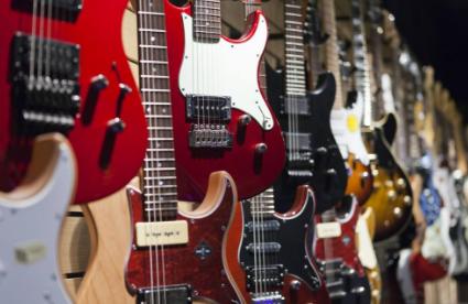 玩电吉他需要的配件,玩电吉他需要什么设备