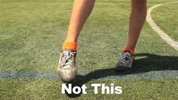 如何踢出梅西的弧线球,足球技巧任意球教程