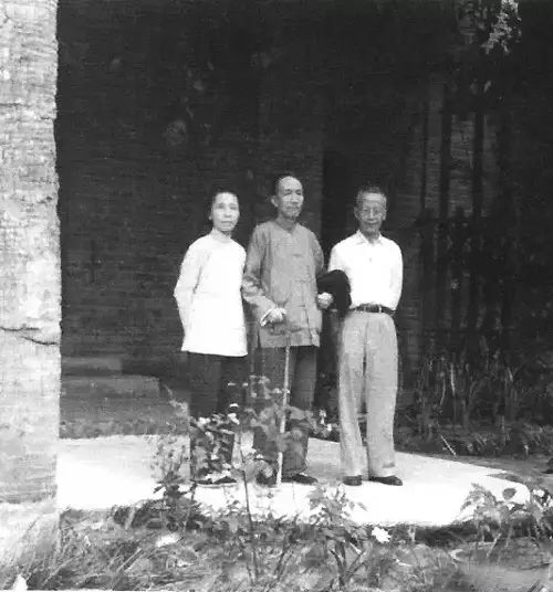 他，没有一张文凭被誉为“三百年才出一个的大师”“教授的教授”