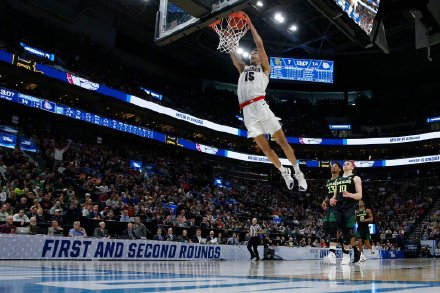 足球比赛直播2022欧冠曼联,2023欧冠足球赛事直播