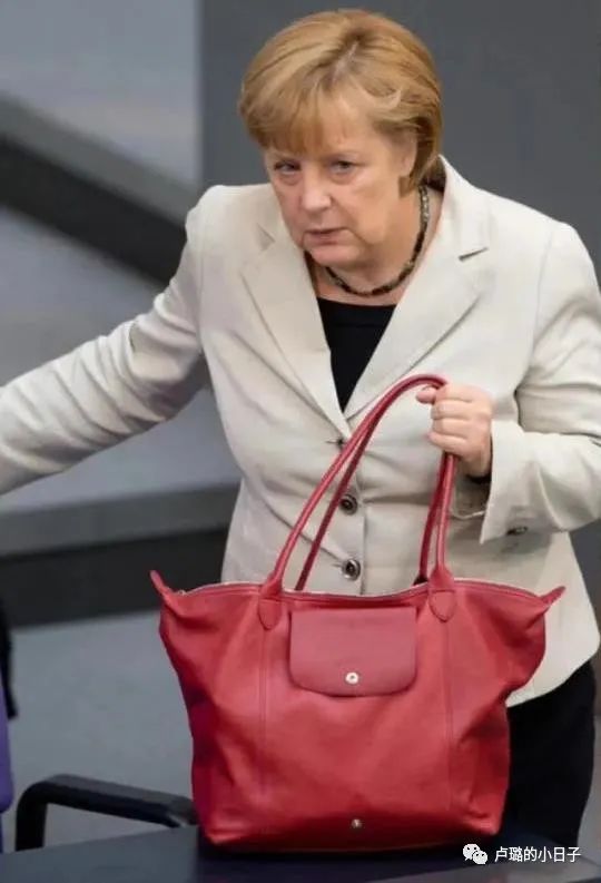最有权势的德国总理天天背的千元包,这个法国的品牌到底多好用