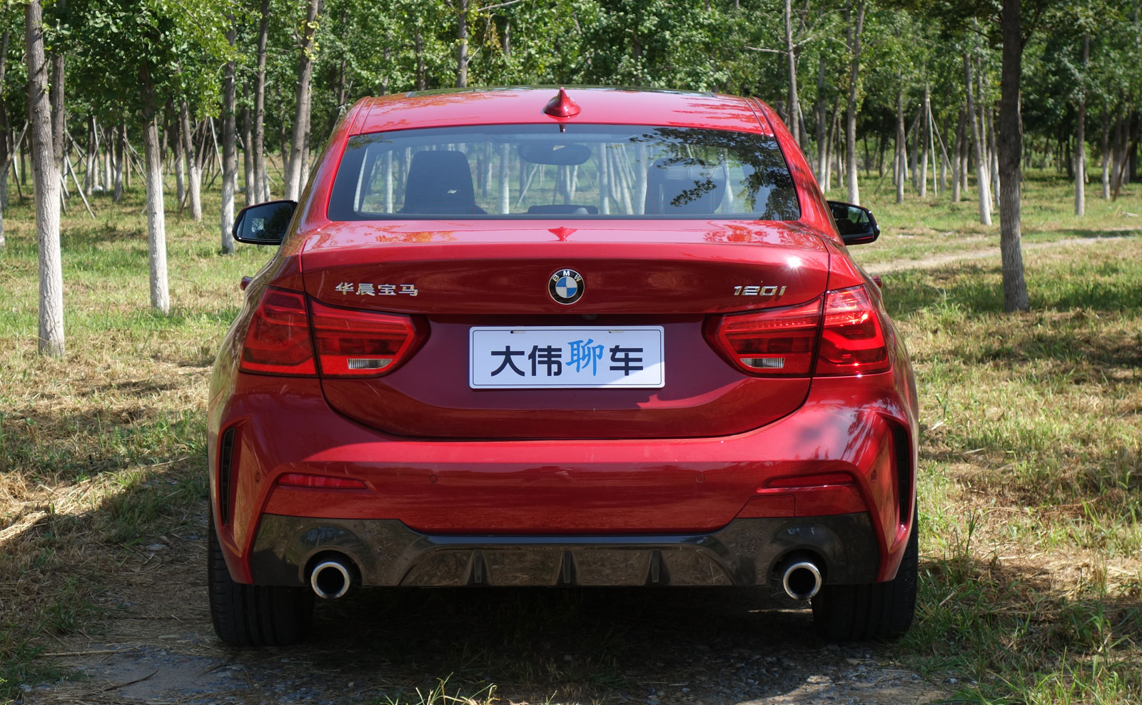 宝马1系三厢120i测评,宝马1系120im驾驶感受