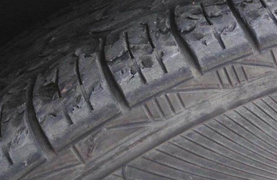 轮胎起皮的原因及解决方法,汽车轮胎起皮自己怎么修补