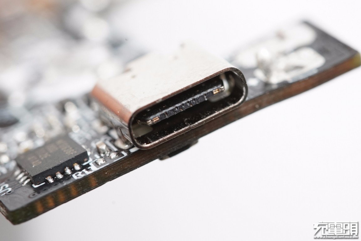 联想口红氮化镓充电器,联想氮化镓充电器对比测评