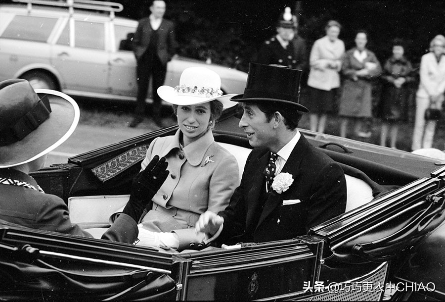 10张可爱的照片，显示查尔斯王子和安妮公主的亲密同胞关系