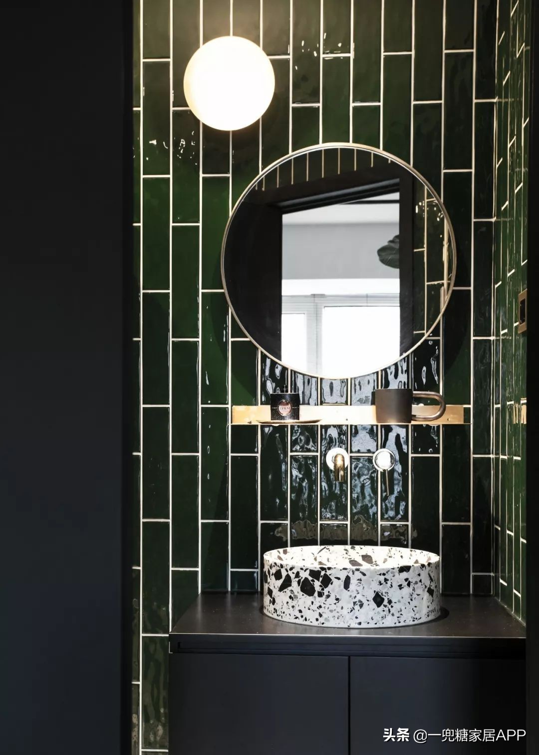 黑色直纹橱柜装修效果图,入门玄关橱柜效果图