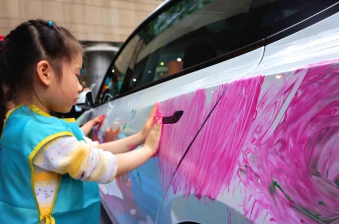 有趣的活动绘画图片,汽车涂鸦