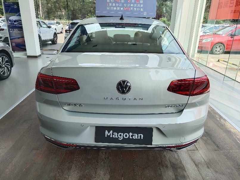 想要空间大的车,想要空间大买轿车还是suv