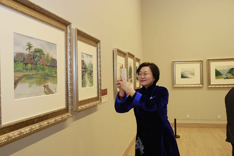 “东方红•中国情——孟宪成艺术展”亮相中国美术馆