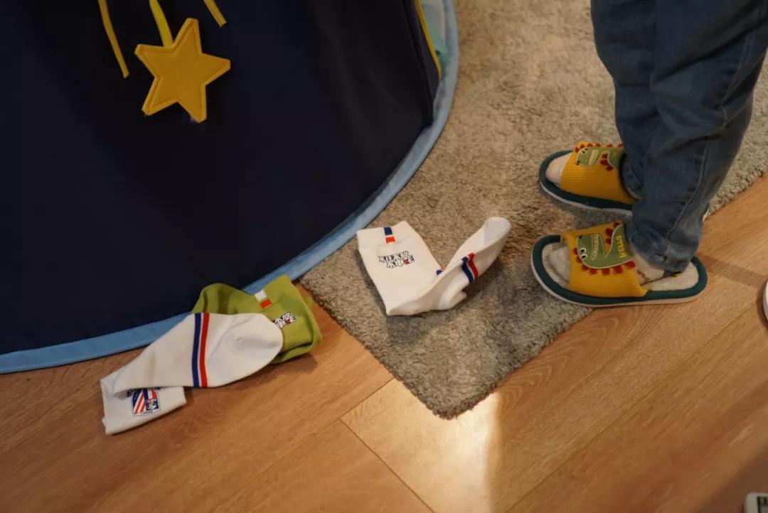 上海申花接地气鞋,上海申花足球袜