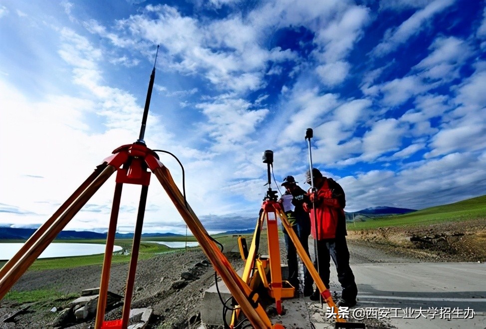 高考志愿选择哪些专业就业前景好,报志愿热门专业及就业前景