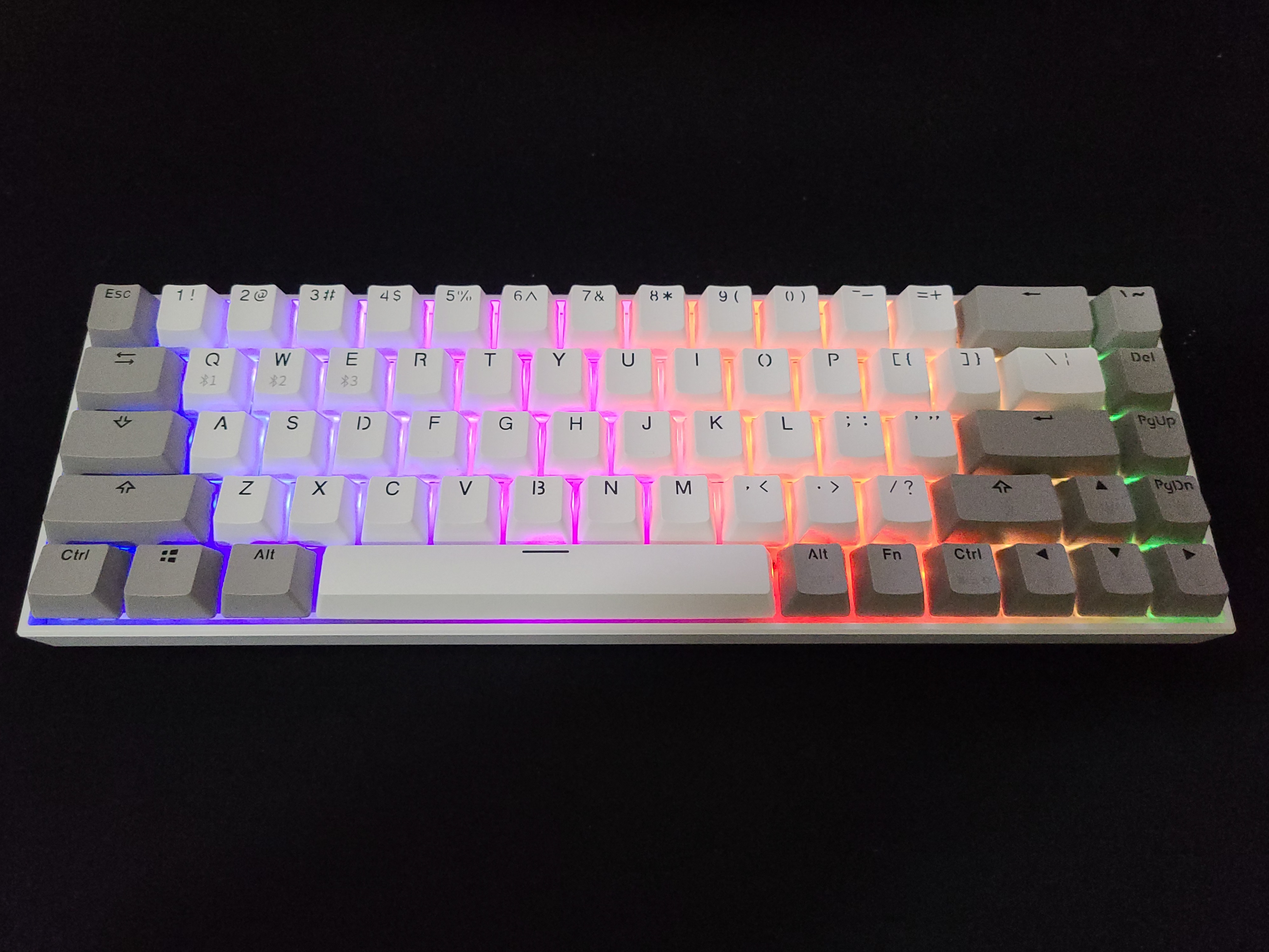 红轴入门级机械键盘哪个好用,机械键盘排名前十名红轴键盘推荐