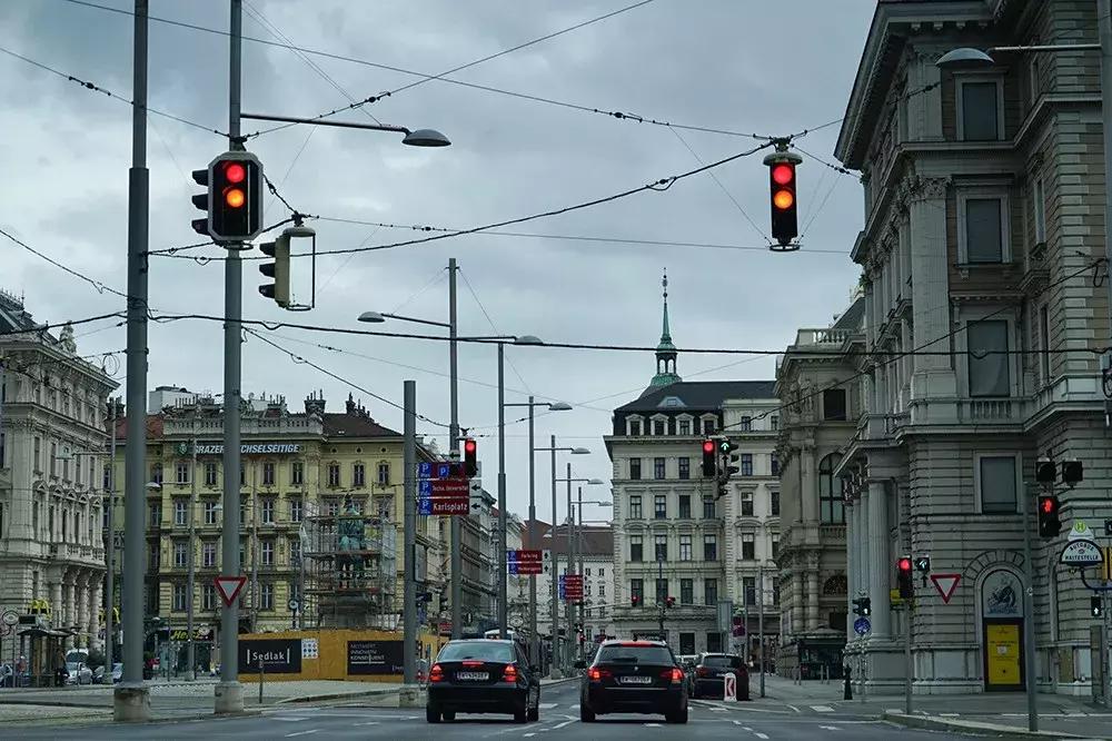 被贴上“蓝色的多瑙河”的标签，这座治愈系的城市，究竟如何？