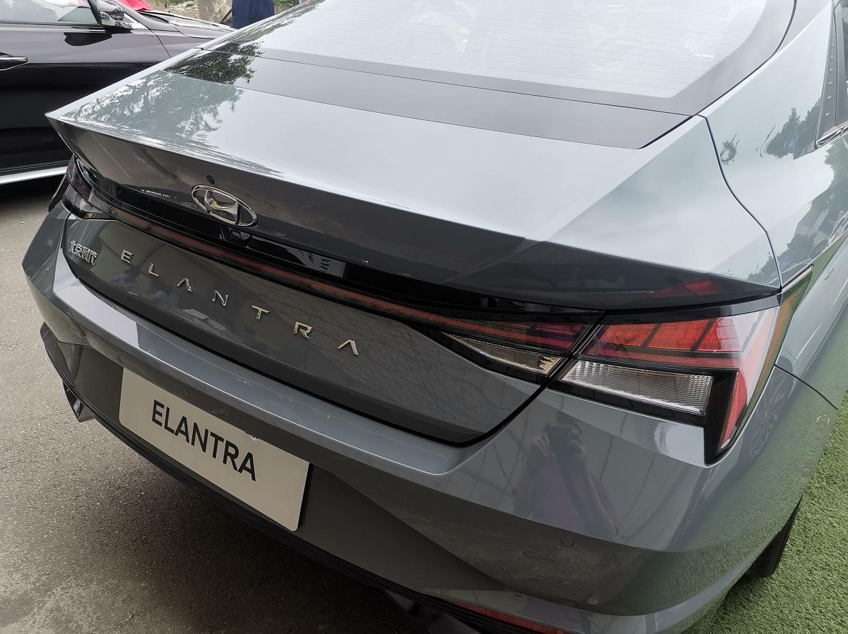 新款伊兰特全景影像,最新款第七代伊兰特仪表盘