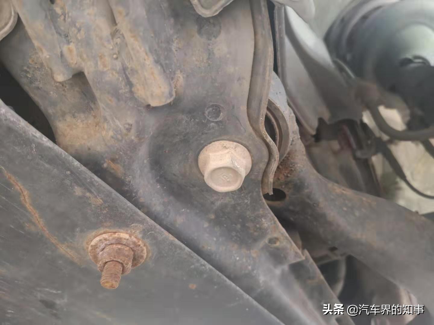 2010款本田crv底盘有异响,本田crv底盘真的那么差吗