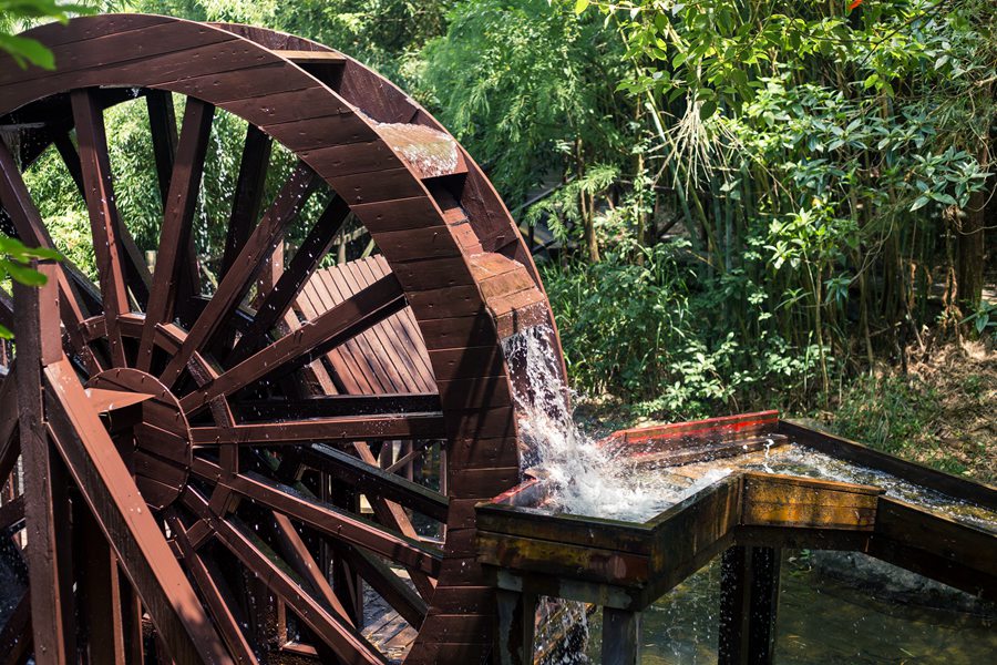 华侨城瀑布酒店房+餐+票，全部只要499！景区VIP通道免排队等你来