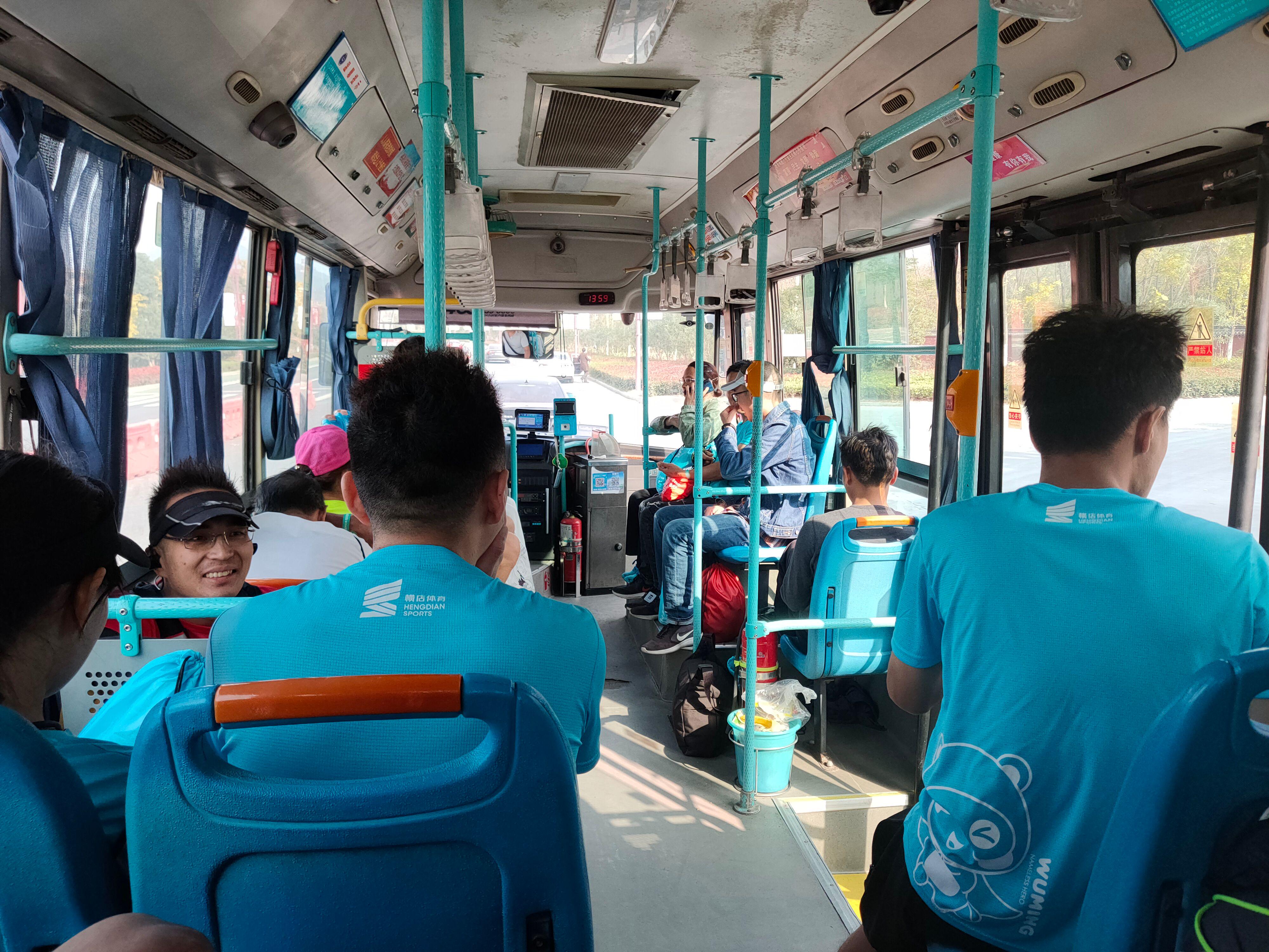 首个全马2022年超燃视频,横店马拉松2023全马颁奖直播