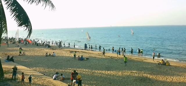 西秀海滩是海口唯一的帆船基地,海口西海岸海滩公园