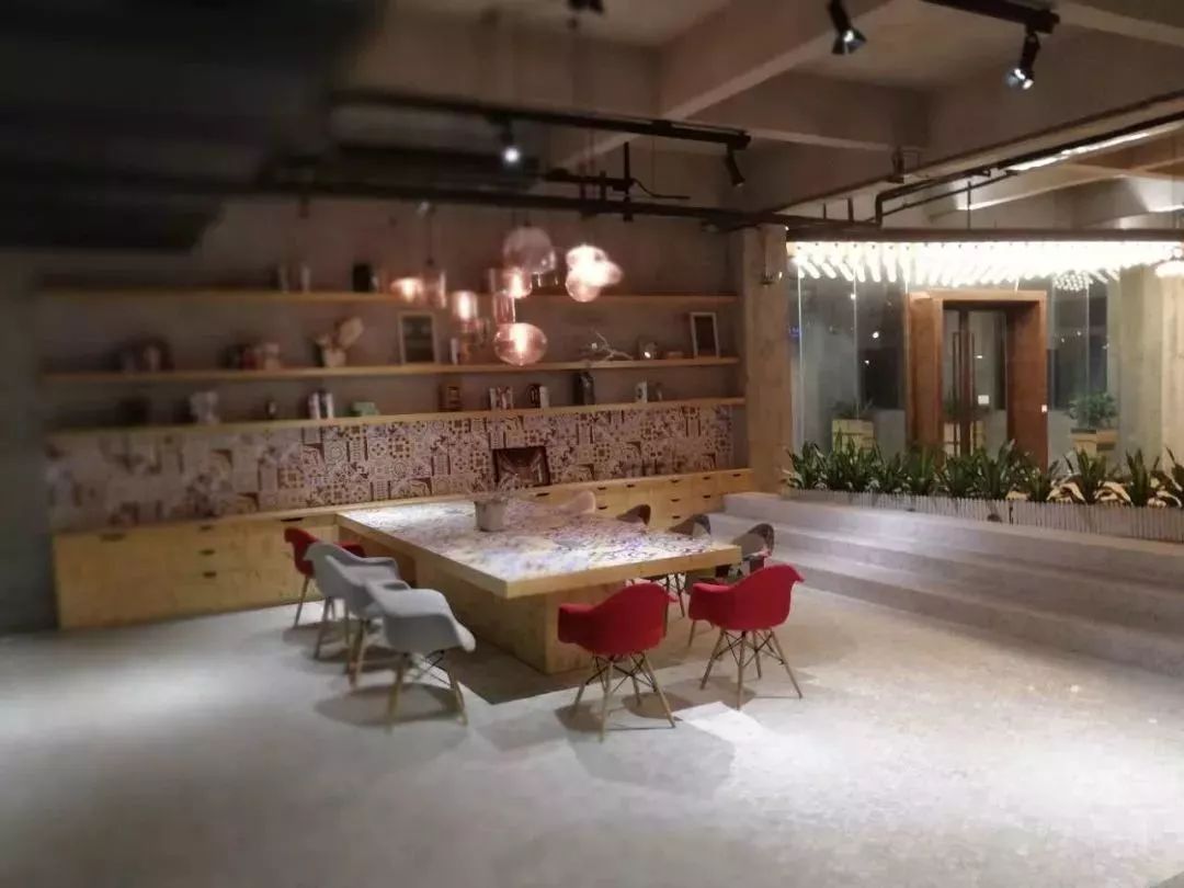 最近广州最火制衣厂,广州制衣厂最出名