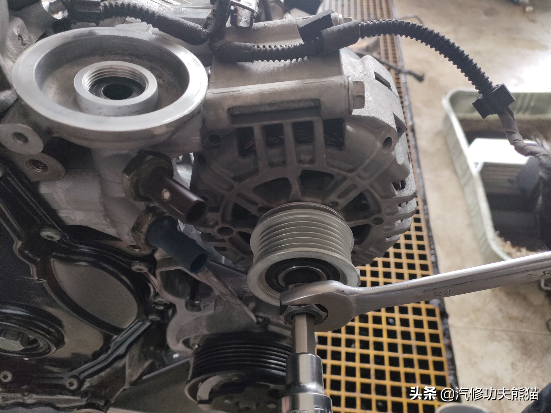 斯柯达昊锐烧机油维修视频,大众斯柯达昊锐1.8t烧机油