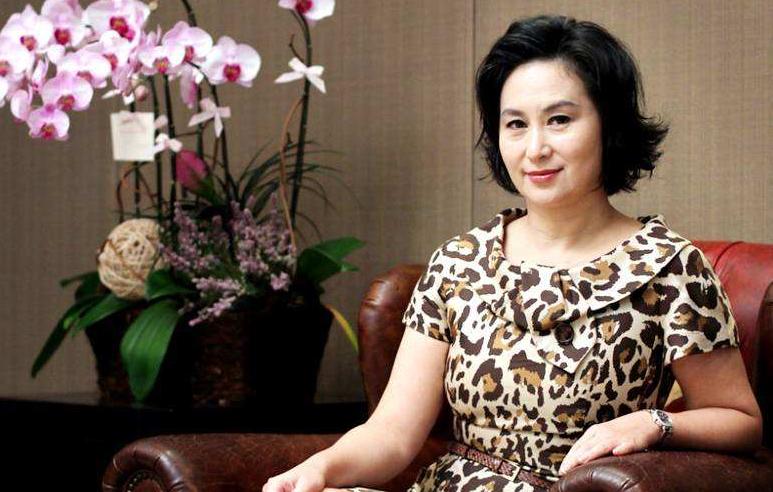 何超琼爱国视频,赌王何超琼爱国史