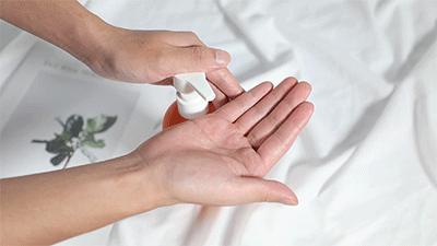 头发发质很蓬松而且很毛躁 (头发稀少不蓬松出油还厉害)