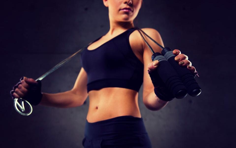 跳绳减肥每天跳4000个为什么不瘦,跳绳减肥到一定程度后就减不掉了