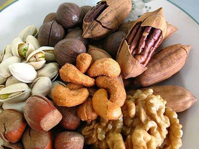 睡觉前肚子饿了吃什么水果好呢,肚子饿的时候会选择不好吃的食物