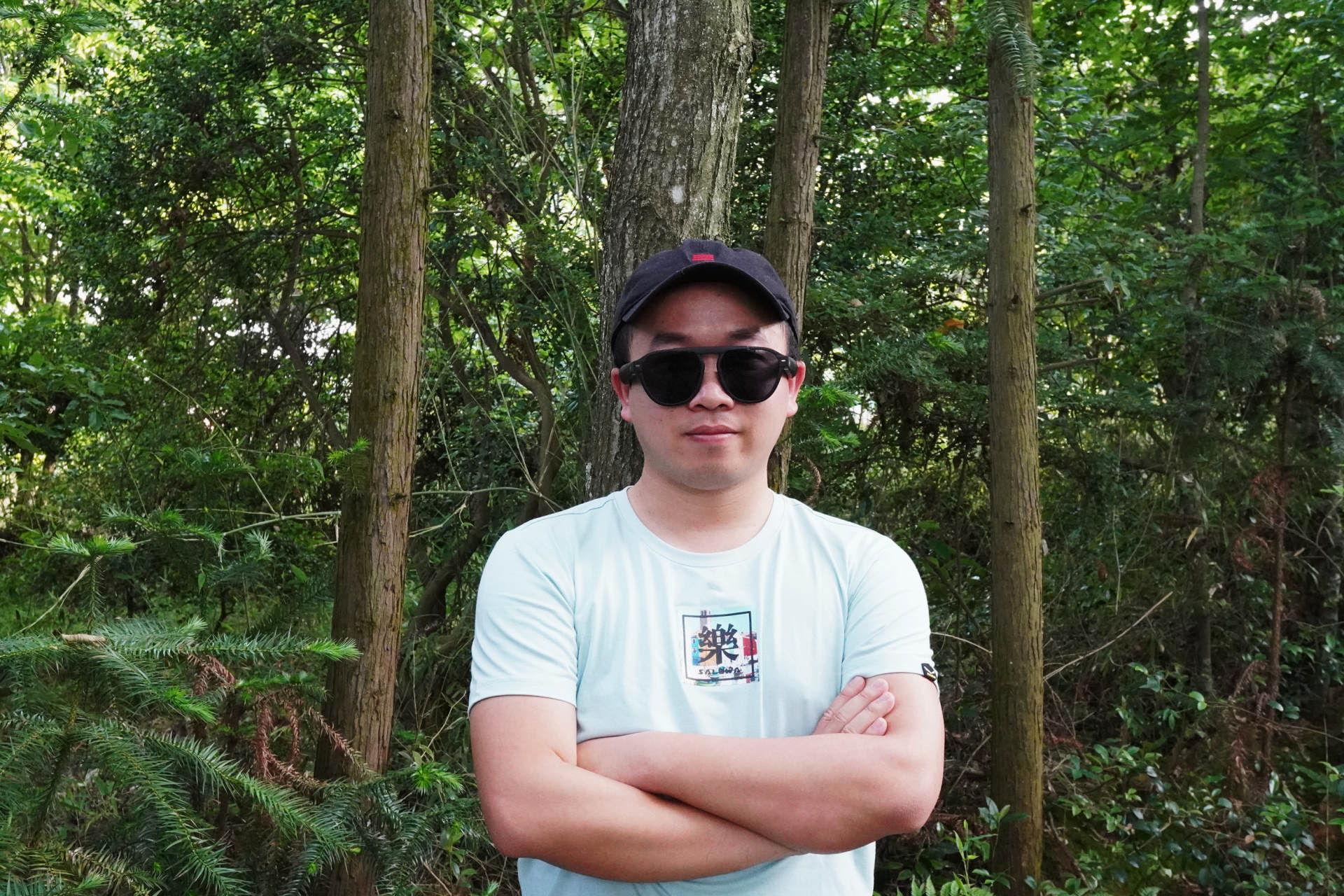 听歌打电话的眼镜,海伦凯勒眼镜偏光防紫外线墨镜