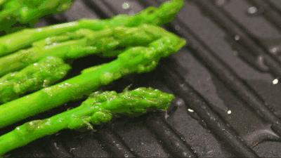 春天的芦笋格外鲜嫩,脆甜多汁的芦笋