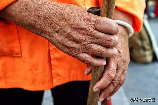 手指上有斗和簸箕的图案解说,手指上的斗和簸箕科学的解释