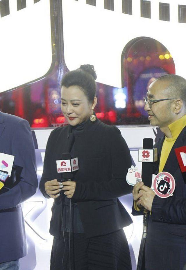 郝蕾穿出了微胖美精髓,郝蕾衣品