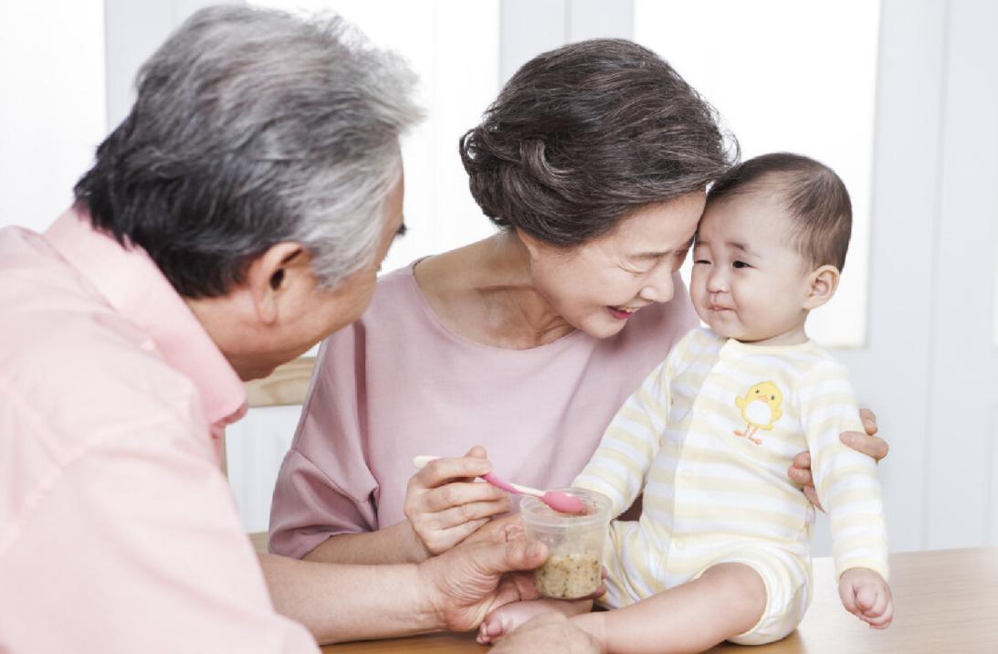 孩子突然不和妈妈亲了,孩子会不会有一个阶段不跟妈妈亲