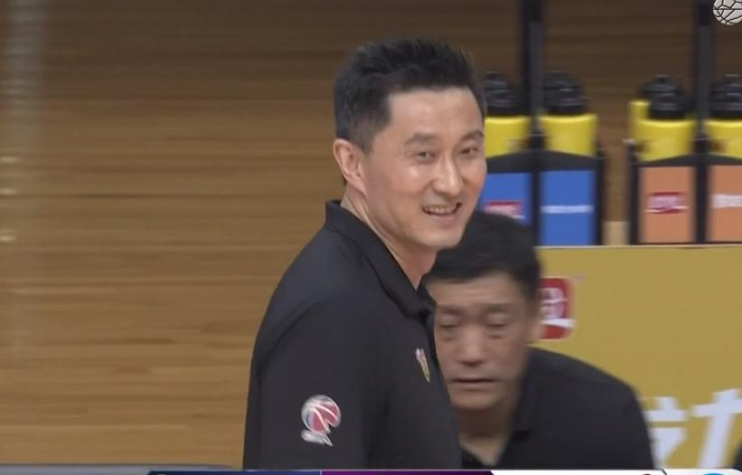 广东神射垫脚还在发酵，解说怒斥什么球品？名宿马健：他真是欠揍