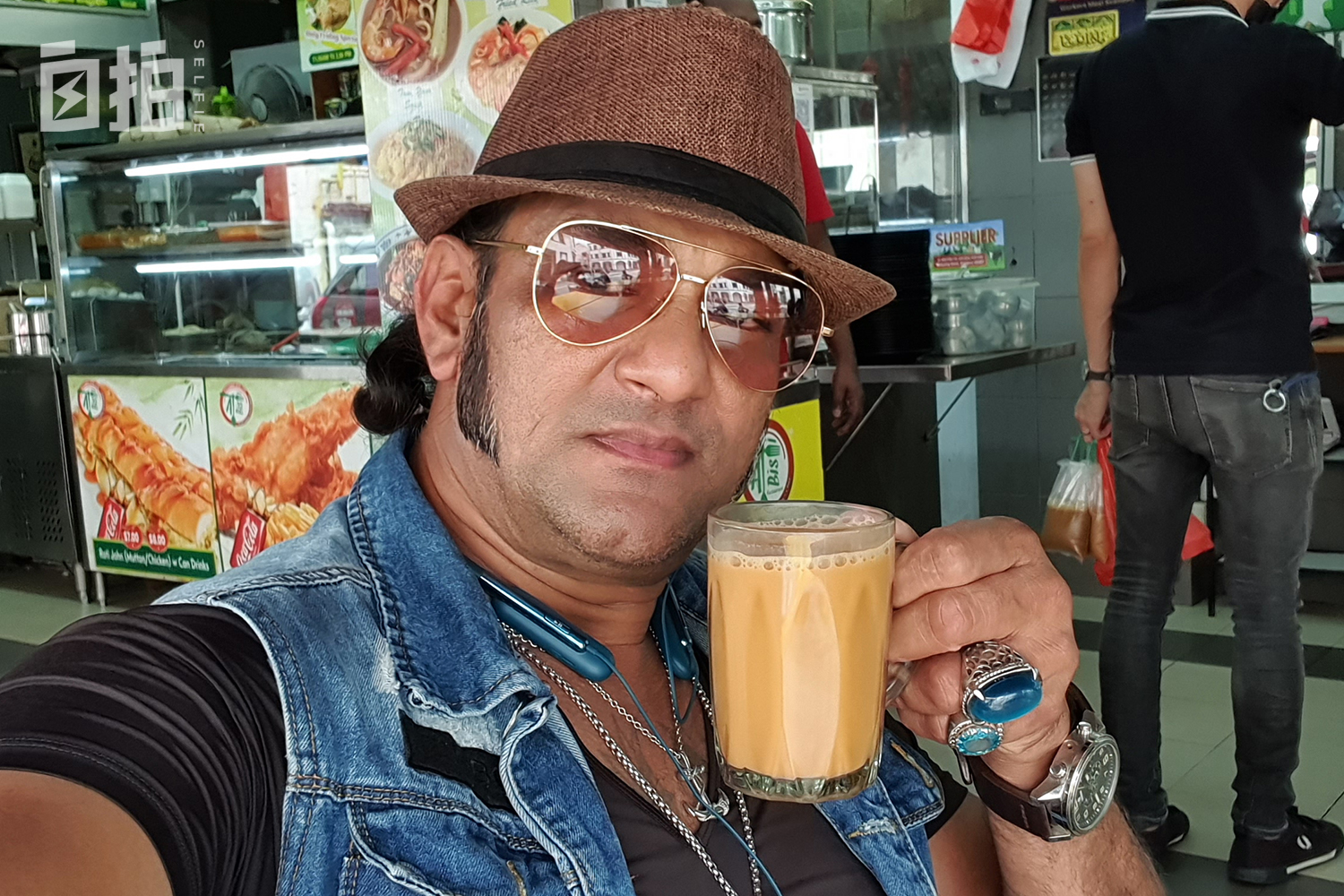 我，印度裔工人，在新加坡修船半辈子，没想到突然成了中国网红