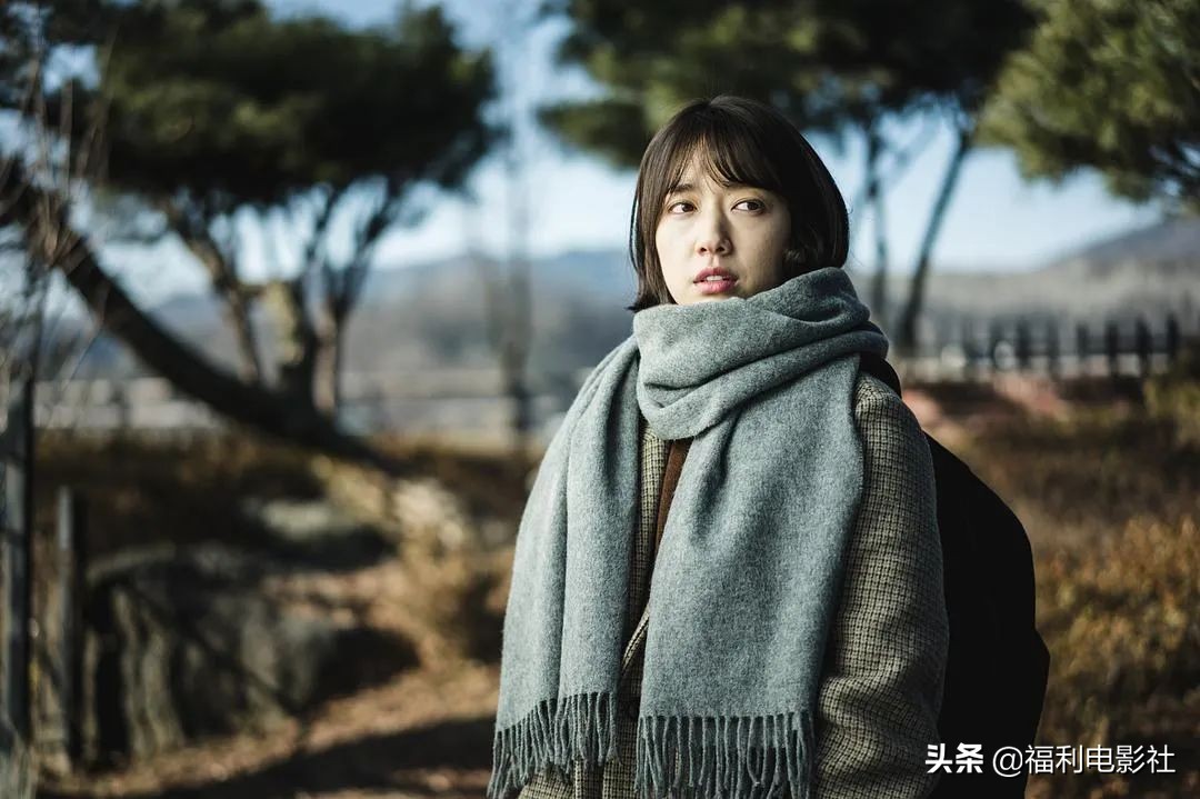 千万不要接来自过去的电话，女主救活了爸爸，但恶魔杀手也跟来了