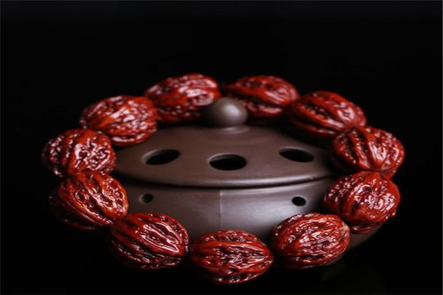 注意“四要”，做到“八玩、八怕”，你也能盘好野核桃