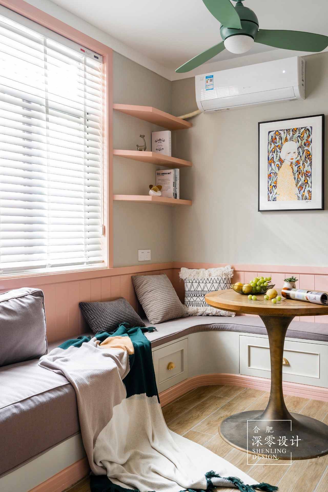 人一多餐桌就不够坐？来，大餐桌里套餐桌，平时不用1㎡也不多占