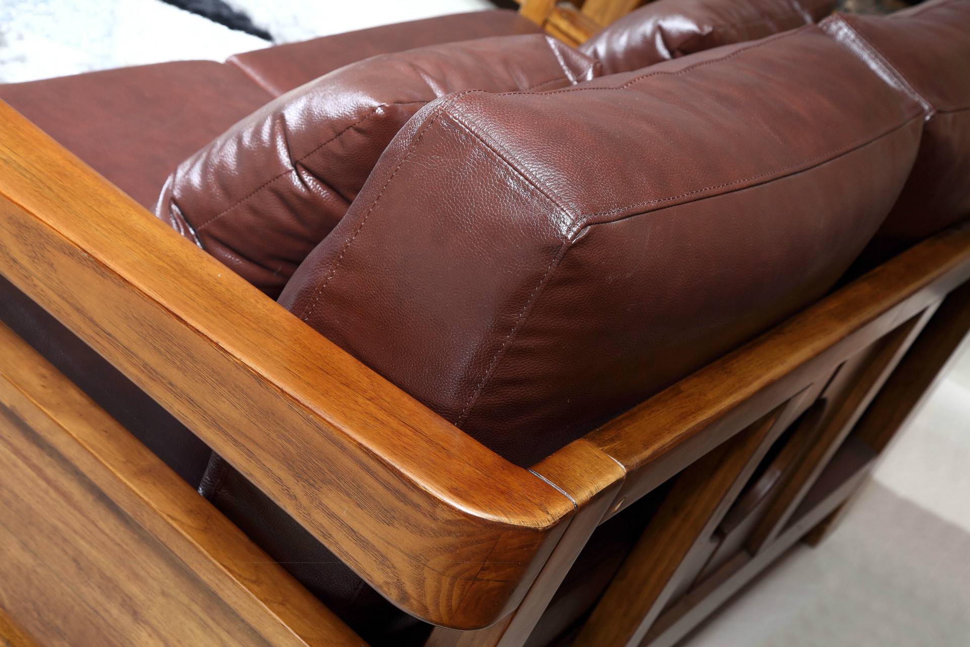 皮沙发怎么选?认准这3点,只要真皮不要仿皮