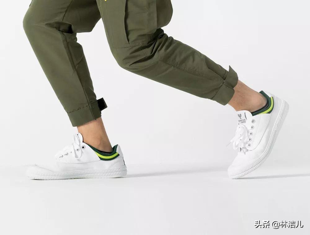 杨幂宋茜同款马丁靴,杨幂宋茜同款耐克鞋