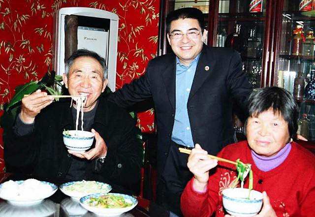 陈光标现在过得怎么样了,中国首善陈光标现在在干什么